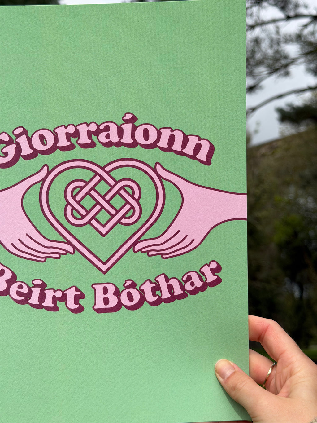 Giorraíonn Beirt Bóthar | Irish Seanfhocail Print | Gaeilge Gift